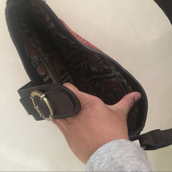 Beautiful weaved red purse - Picture 4 of 4